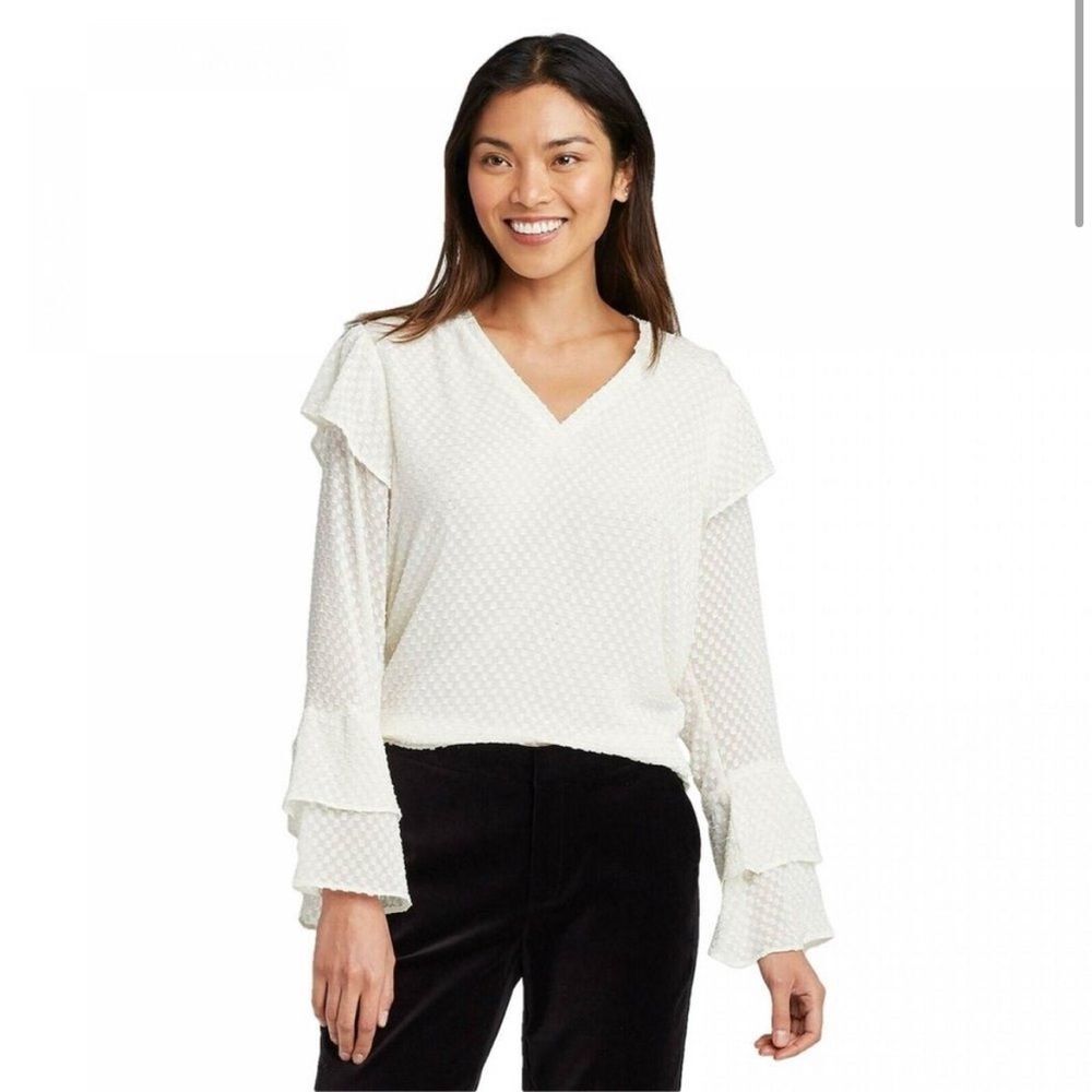 A New Day Long Sleeve V-Neck Top XS